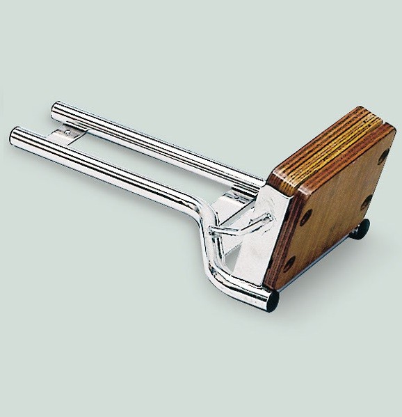 Art. 141.L Platform with bracket